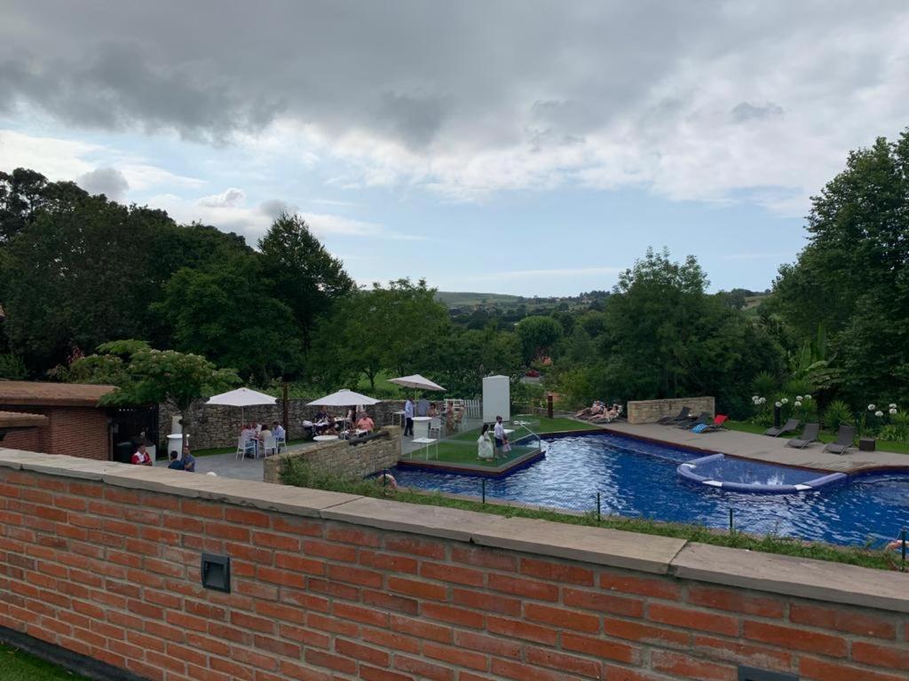Hotel Marfrei Hinojedo エクステリア 写真