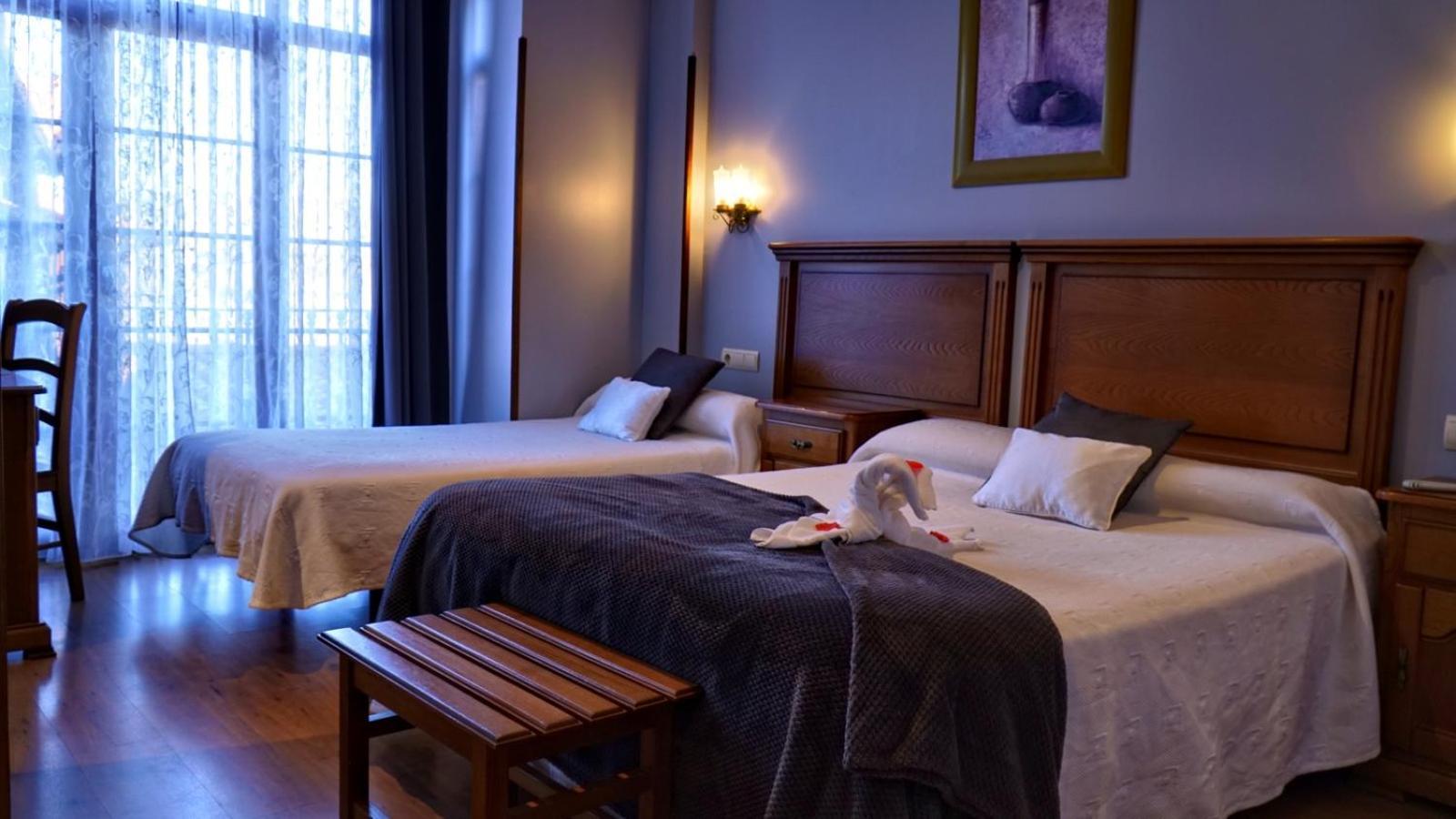 Hotel Marfrei Hinojedo エクステリア 写真