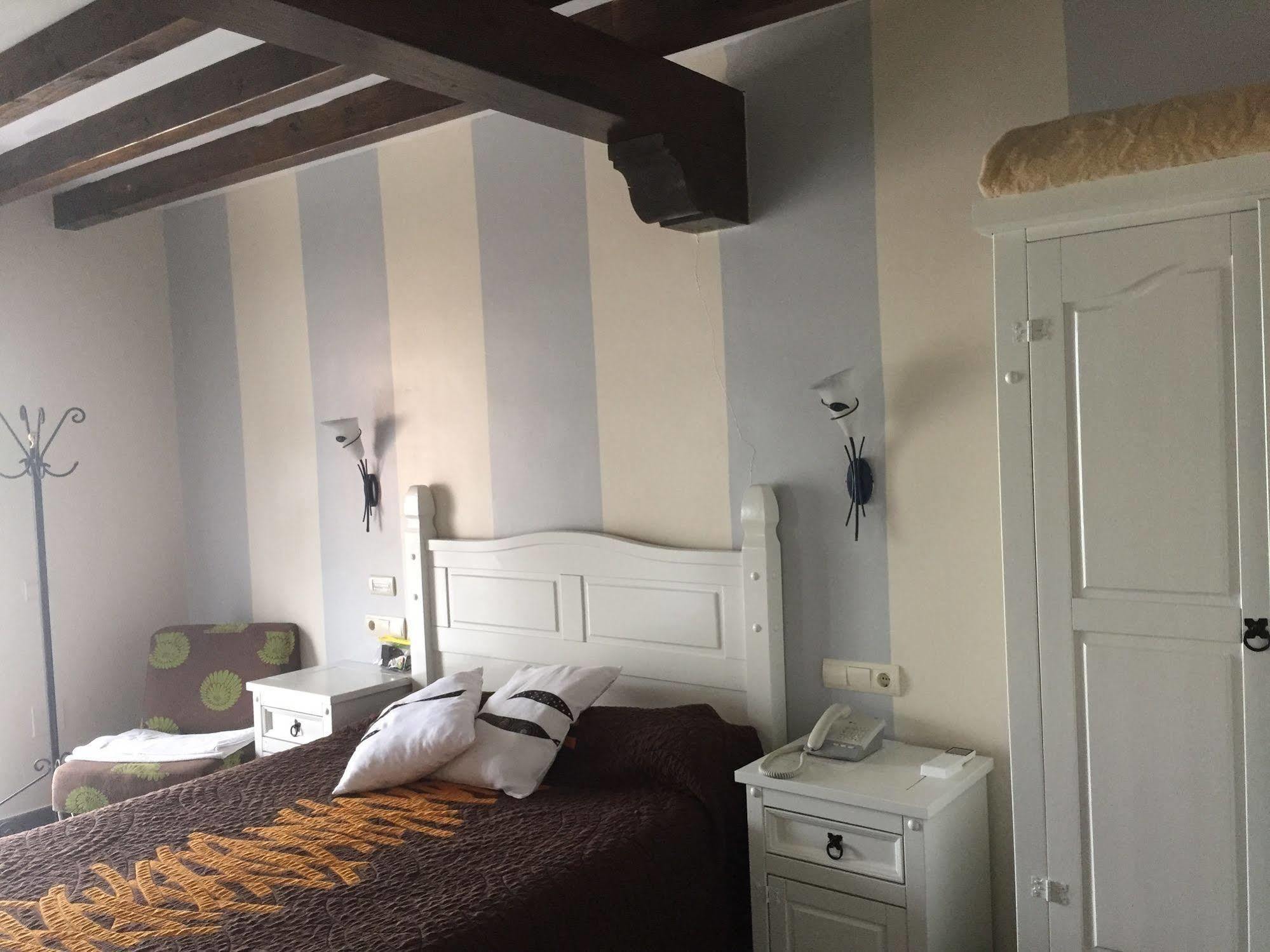 Hotel Marfrei Hinojedo エクステリア 写真