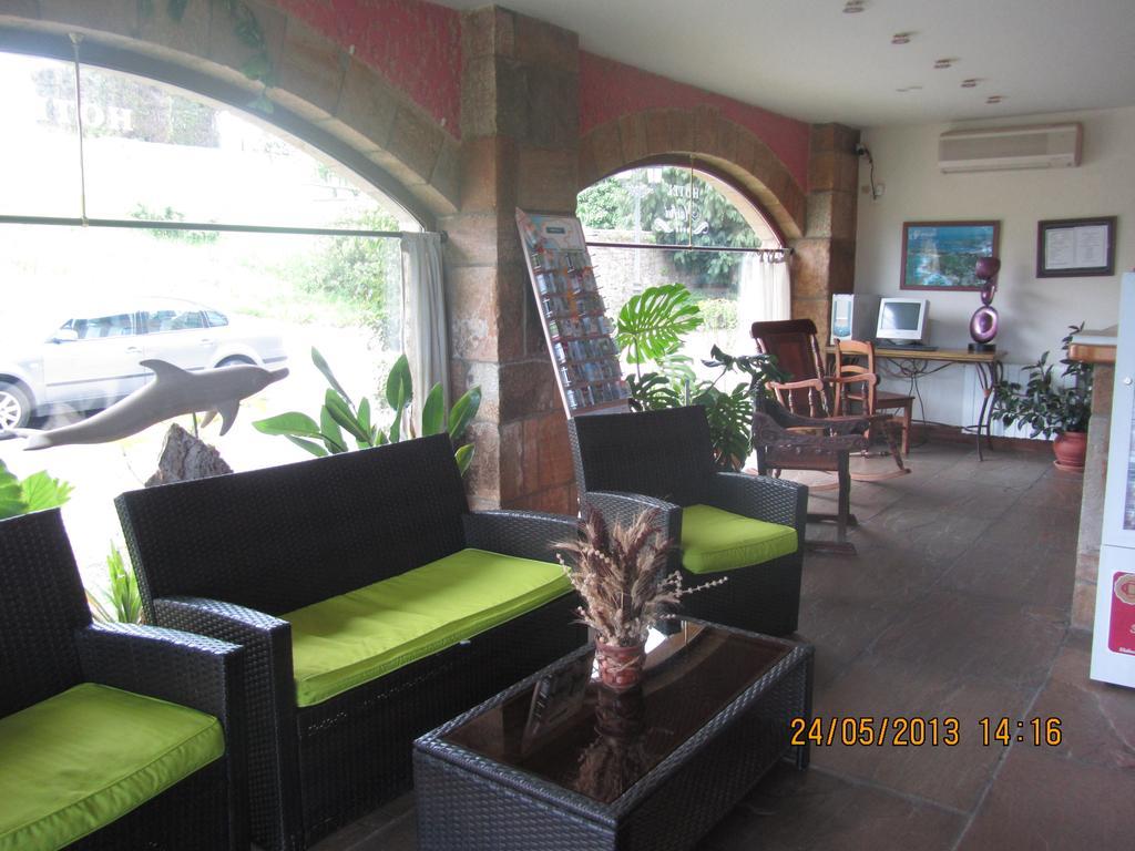 Hotel Marfrei Hinojedo エクステリア 写真