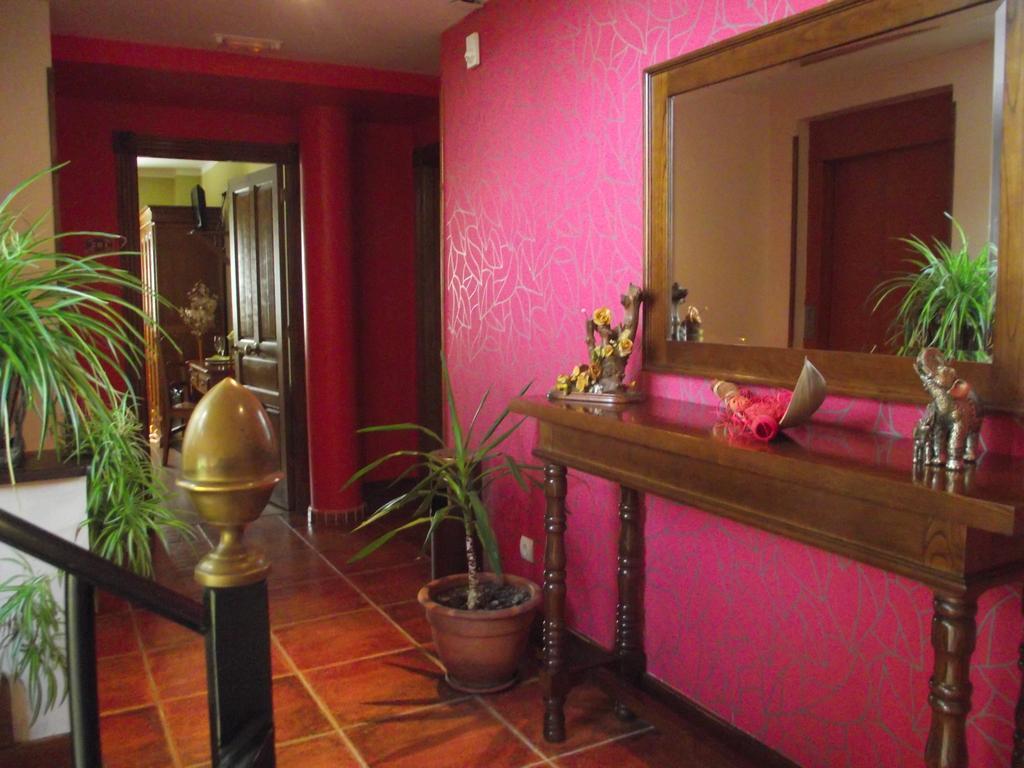 Hotel Marfrei Hinojedo エクステリア 写真