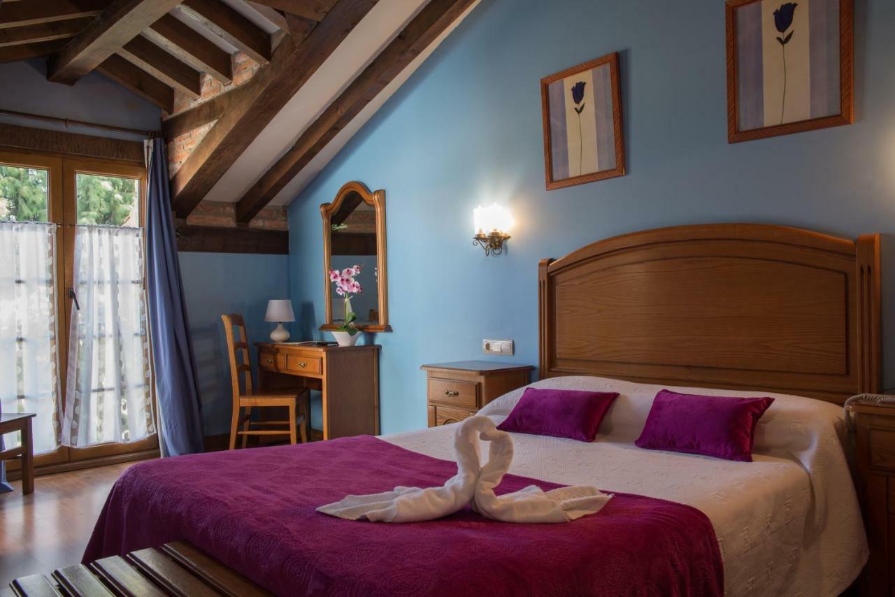 Hotel Marfrei Hinojedo エクステリア 写真