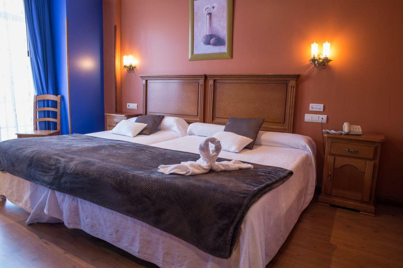 Hotel Marfrei Hinojedo エクステリア 写真